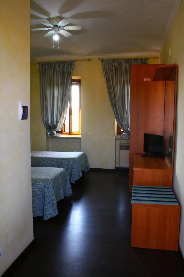 Albergo Vecchio Pavone บาร์กาโร โตริเนเซ ภายนอก รูปภาพ