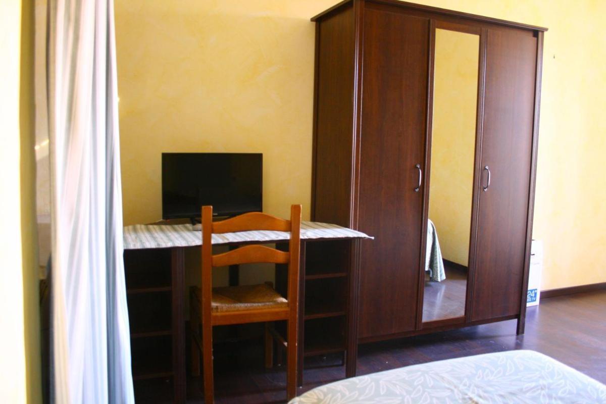 Albergo Vecchio Pavone บาร์กาโร โตริเนเซ ภายนอก รูปภาพ
