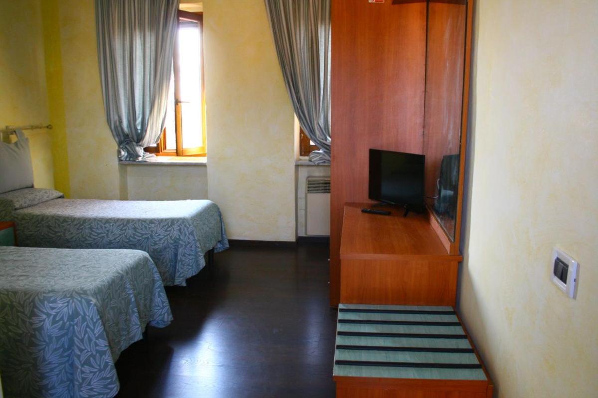 Albergo Vecchio Pavone บาร์กาโร โตริเนเซ ภายนอก รูปภาพ